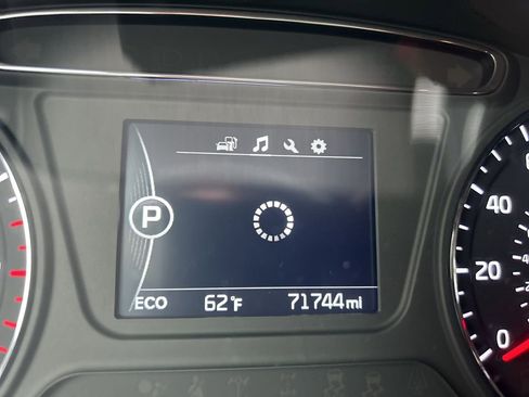 Used 2018 Kia Sorento LX image 9