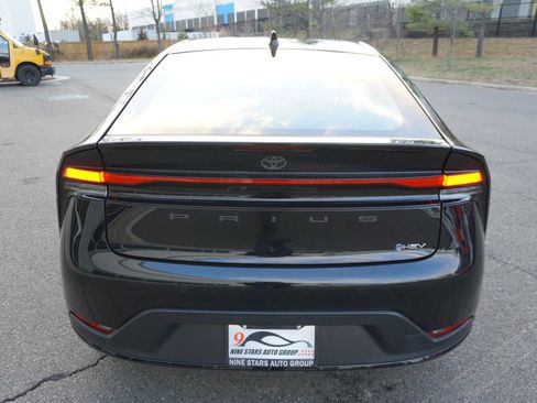 Used 2025 Toyota Prius LE image 6