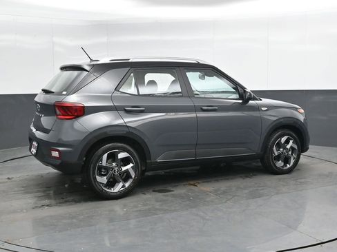 New 2026 Hyundai Venue SEL FWD image 2