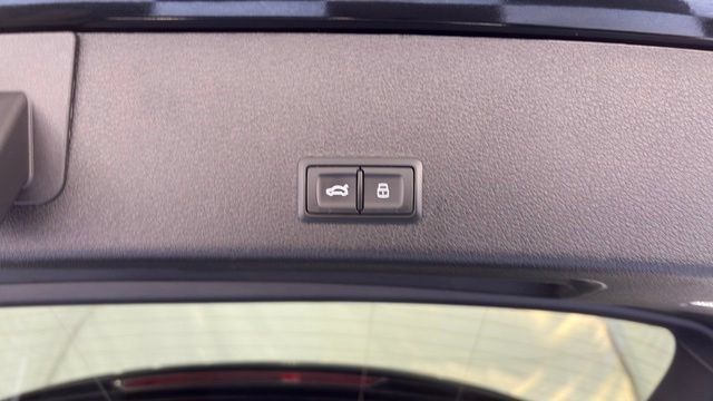 Used 2024 Audi Q8 e-tron Premium Plus w/ Premium Plus Package AWD/4WD image 8