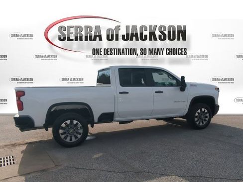 Used 2025 Chevrolet Silverado 2500 Custom w/ Z71 Off-Road Package image 10
