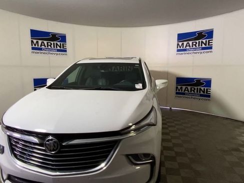 Used 2023 Buick Enclave Essence w/ Experience Buick Package FWD image 5