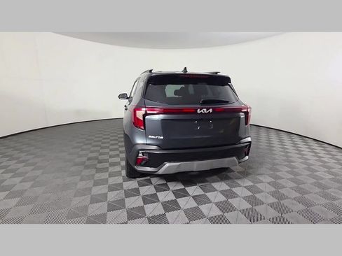 Used 2024 Kia Seltos EX FWD image 41