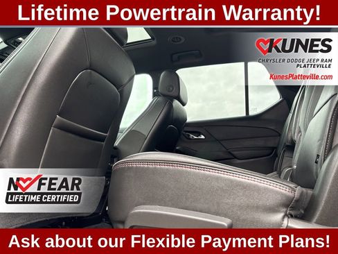 Used 2023 Chevrolet Traverse RS image 17