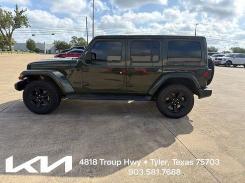 Used 2021 Jeep Wrangler Unlimited Sahara AWD/4WD image 6