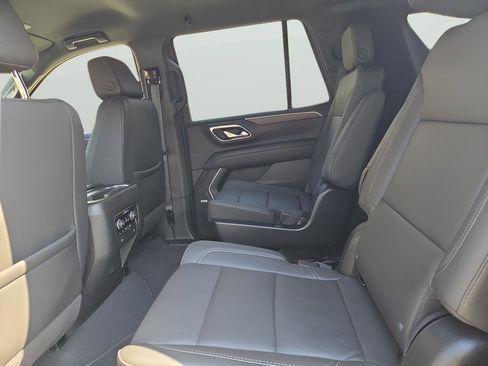 Used 2024 Chevrolet Tahoe Z71 w/ Luxury Package image 9