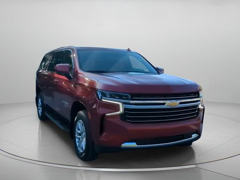 Used 2021 Chevrolet Suburban LT RWD image 4