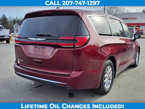 Used 2023 Chrysler Pacifica Touring-L image 6