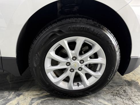 Used 2020 Chevrolet Equinox LT w/ Driver Convenience Package AWD/4WD image 26
