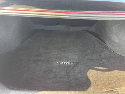 Used 2024 Nissan Sentra SV FWD image 9