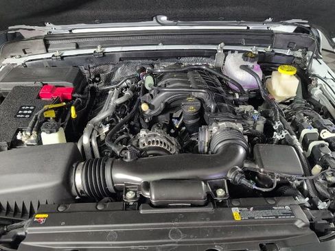 New 2025 Jeep Gladiator Sport AWD/4WD image 3