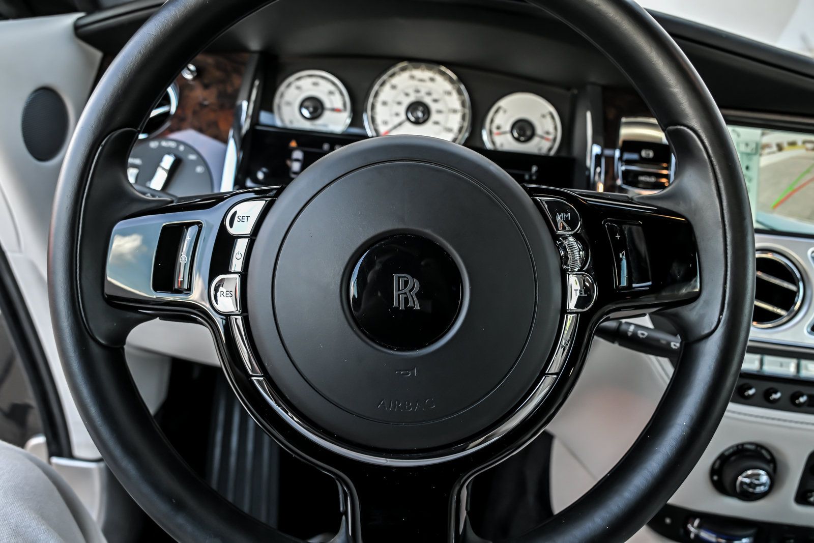 Used 2016 Rolls-Royce Wraith RWD image 31