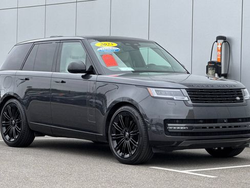 Certified 2025 Land Rover Range Rover SE AWD/4WD image 7