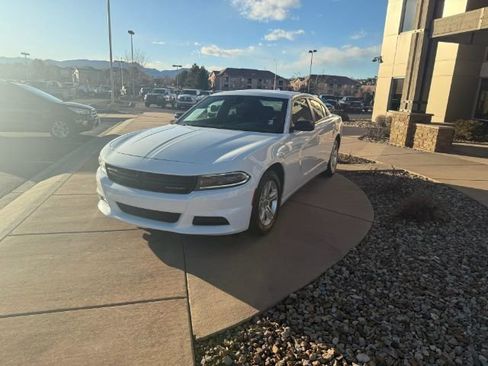 Used 2023 Dodge Charger SXT RWD image 3
