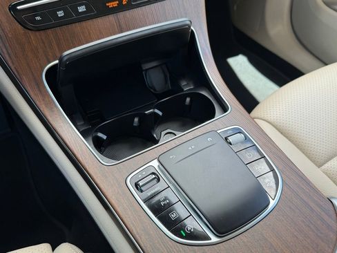 Used 2022 Mercedes-Benz GLC 300 4MATIC w/ Premium Package Lite image 22