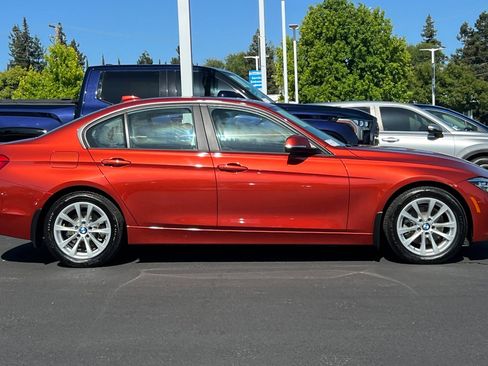 Used 2018 BMW 320i xDrive Sedan AWD/4WD image 7