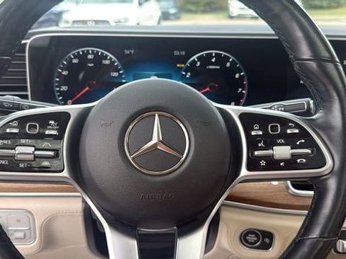 Used 2023 Mercedes-Benz GLS 450 4MATIC image 32