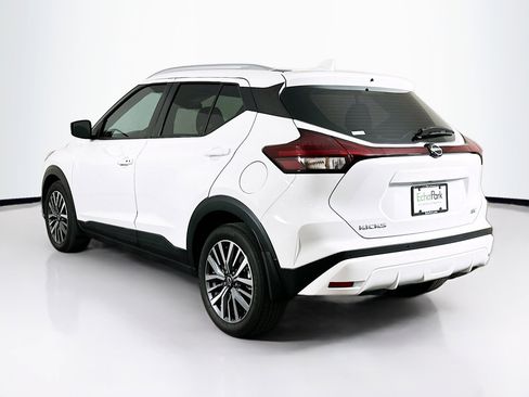 Used 2024 Nissan Kicks SV image 5