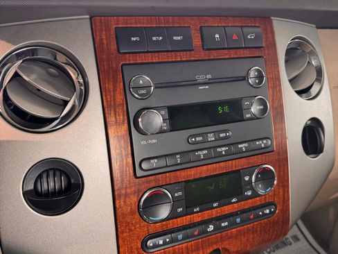 Used 2010 Ford Expedition Eddie Bauer image 29