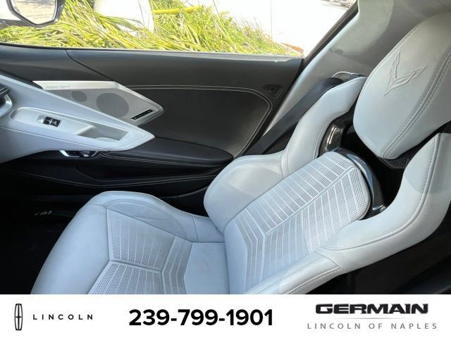 Used 2025 Chevrolet Corvette Stingray Premium Cpe w/ 3LT RWD image 17