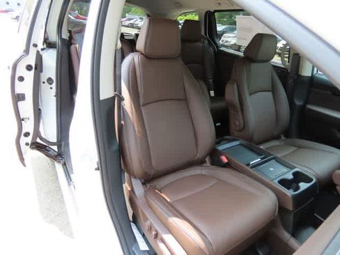 New 2026 Honda Odyssey Touring image 19
