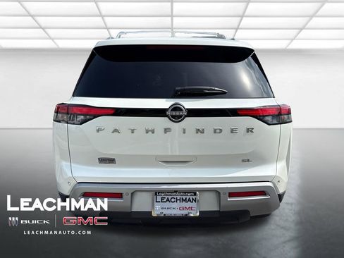 Used 2022 Nissan Pathfinder SL w/ SL Premium Package FWD image 5