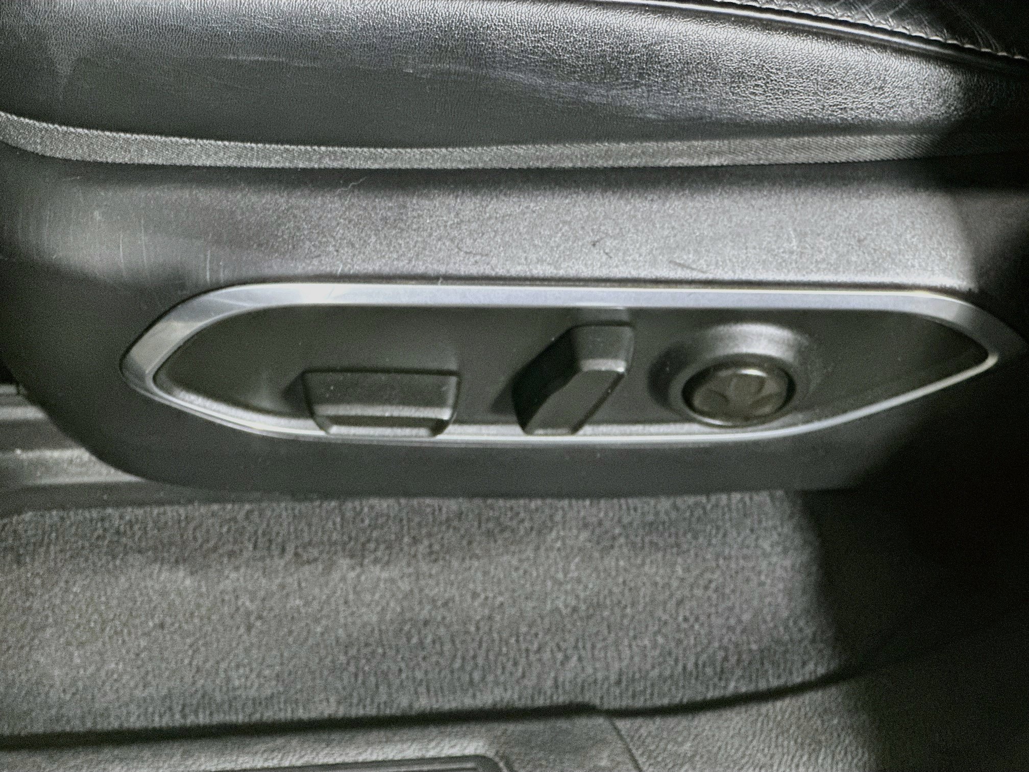Used 2024 Jeep Wagoneer Series III AWD/4WD image 15