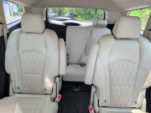 Used 2024 Buick Enclave Avenir w/ Avenir Technology Package FWD image 27