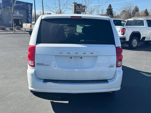 Used 2014 Dodge Grand Caravan SXT image 6