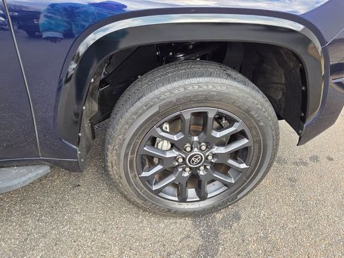 Used 2022 Toyota Tundra Platinum image 16