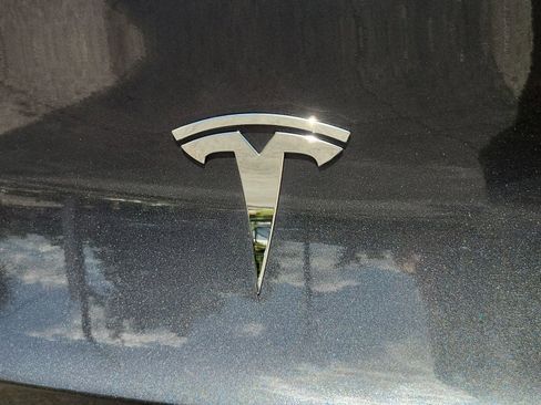 Used 2023 Tesla Model Y Long Range AWD/4WD image 30