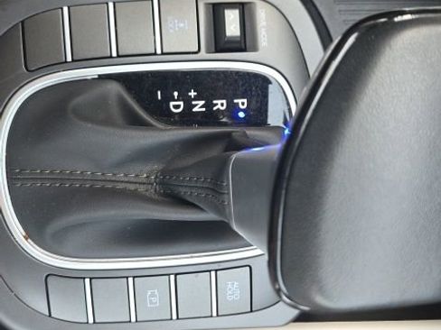 Used 2025 Hyundai Kona SEL AWD/4WD image 27