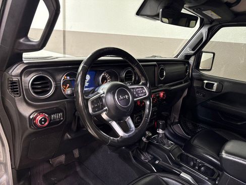 Used 2020 Jeep Gladiator Overland image 18