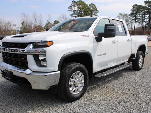 Used 2023 Chevrolet Silverado 2500 LT w/ Convenience Package image 3