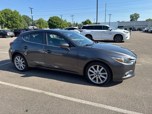 Used 2017 MAZDA MAZDA3 Grand Touring FWD image 26