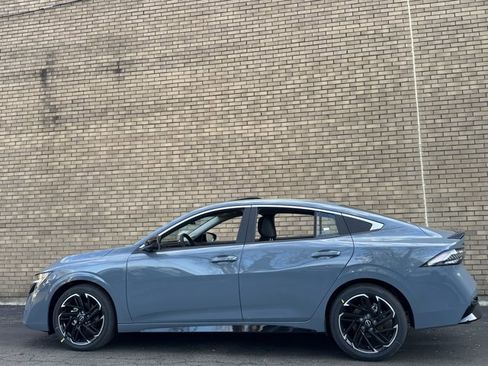 New 2026 Nissan Sentra SR w/ SR Premium Package image 28