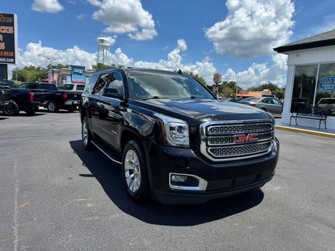 Used 2017 GMC Yukon SLT w/ Open Road Package RWD image 2