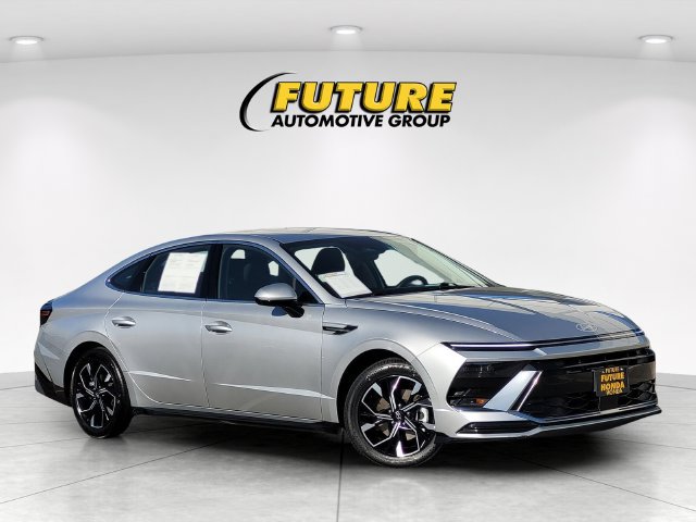 Used 2025 Hyundai Sonata SEL FWD image 1