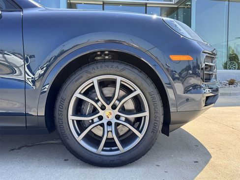 New 2025 Porsche Cayenne Coupe image 11