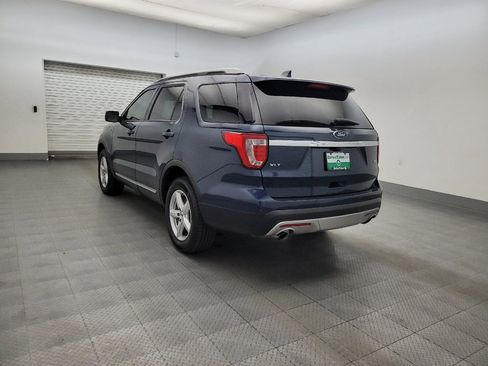 Used 2017 Ford Explorer XLT w/ Equipment Group 202A AWD/4WD image 5
