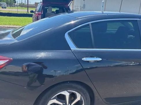 Used 2017 Honda Accord EX-L image 9