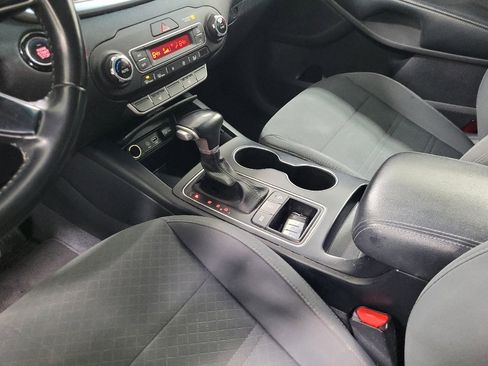 Used 2020 Kia Sorento S image 26