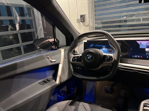 Used 2026 BMW iX xDrive45 w/ Premium Package image 32