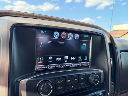 Used 2017 GMC Sierra 2500 Denali w/ Duramax Plus Package AWD/4WD image 33