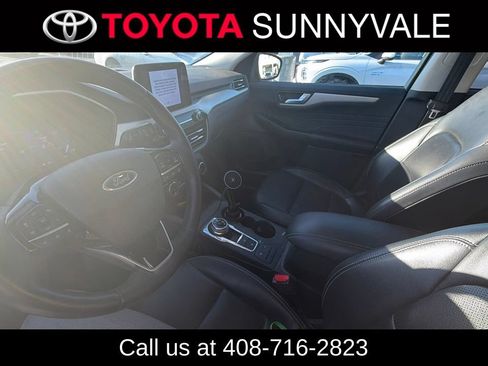 Used 2022 Ford Escape SEL w/ Technology Package FWD image 4