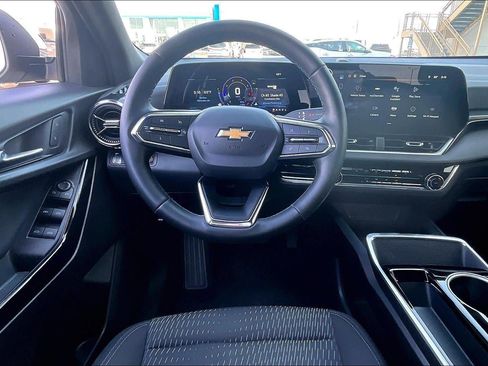 Used 2025 Chevrolet Equinox LT AWD/4WD image 5