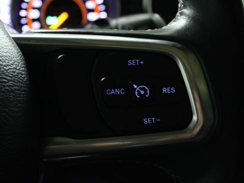 Used 2018 Jeep Wrangler Unlimited Sahara image 21