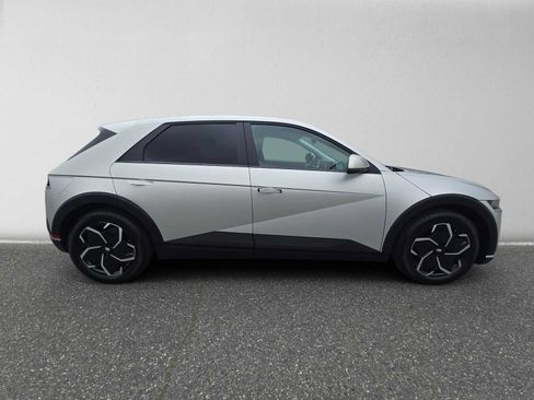 Used 2024 Hyundai Ioniq 5 SEL RWD image 2