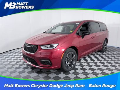 New 2026 Chrysler Pacifica Select