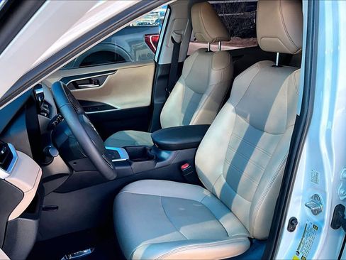 Used 2024 Toyota RAV4 Limited image 7